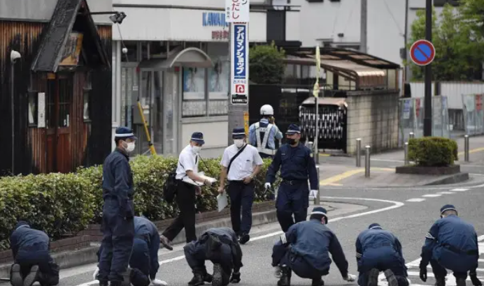 安倍遇刺震惊日本，安倍遇刺详情:因听众增多而忽视后方