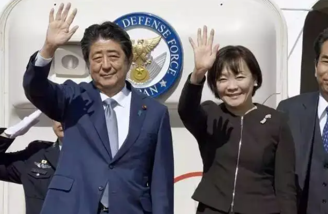 安倍遇刺震惊日本，安倍遇刺详情:因听众增多而忽视后方