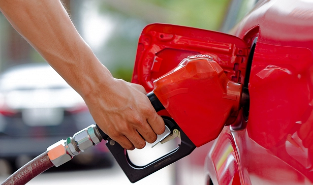 国内成品油价格四连降，下半年油价有望继续下跌吗？