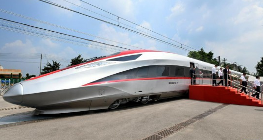 中国首次出口的高铁列车正式启运 中国首次出口的高铁列车用于印尼雅万高铁
