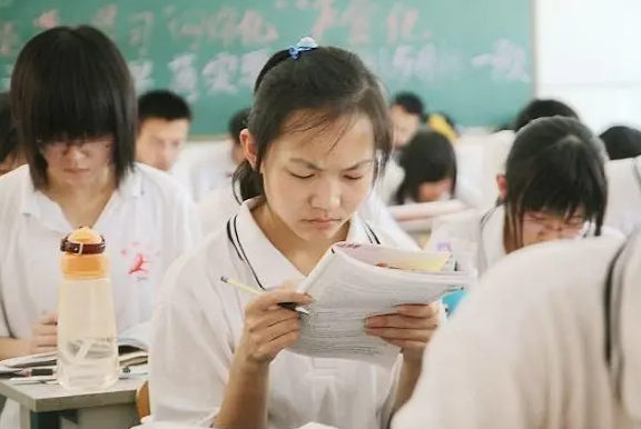 除了学习之外，高中生还有哪些值得注意的呢？