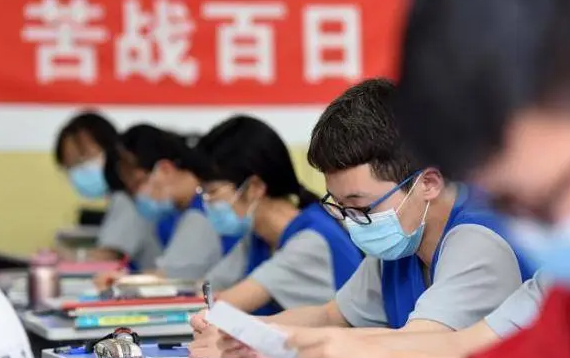 模拟考分数集中在400分，考生仍有希望上本科?