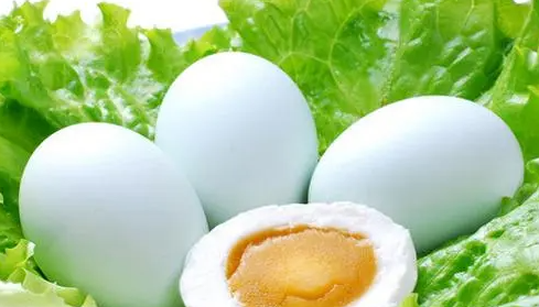 咸鸭蛋有什么营养价值（咸鸭蛋的营养价值和功效都有哪些）