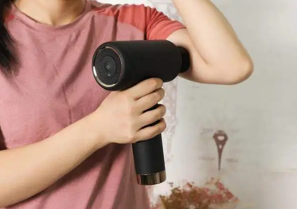 筋膜枪用了为什么会皮肤很痒(用筋膜枪皮肤痒怎么办)