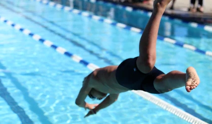 大学选修选游泳课好过吗,大学游泳选修课的难度