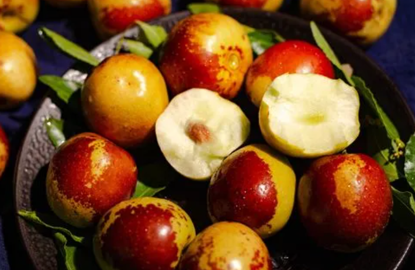 吃了冬枣可以吃螃蟹吗(冬枣螃蟹不能喝什么一起吃)