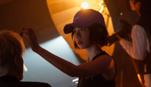 邓紫棋第六首主打<受难曲>上线,突破音域拒绝网络暴力 邓紫棋第六首主打<受难曲>上线,突破音域拒绝网络暴力