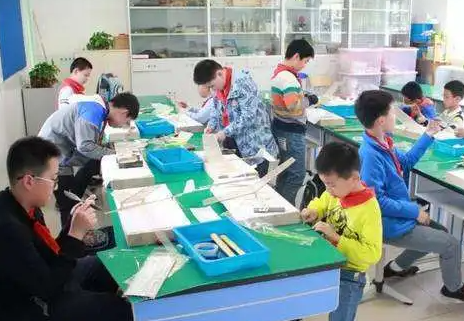 学校要求学生买平板电脑（对教育乱收费“零容忍”态度）