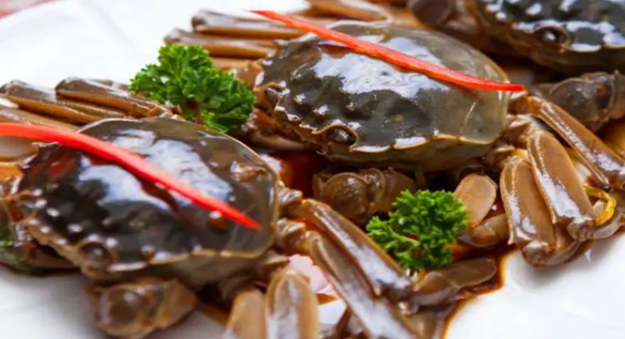 白酒泡螃蟹要泡多长时间(生腌螃蟹应该怎么制作和注意事项)