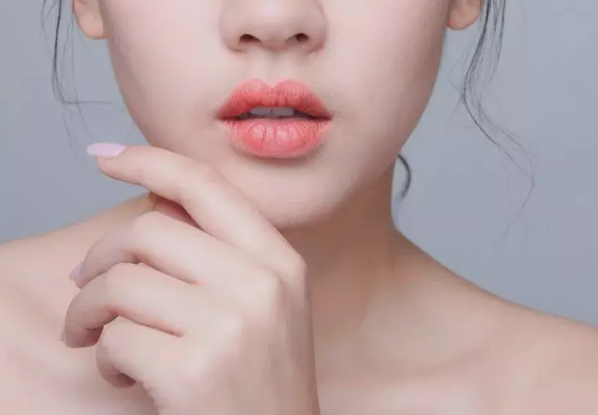 美容院唇部脱毛的价格(唇部脱毛前后的注意事项)