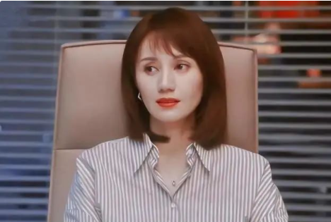年轻女性戴什么颈部配饰好看(3种适合年轻人的项链超好看)