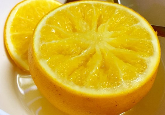盐蒸橙子有啥功效和作用?盐蒸橙子秋天常吃的好处