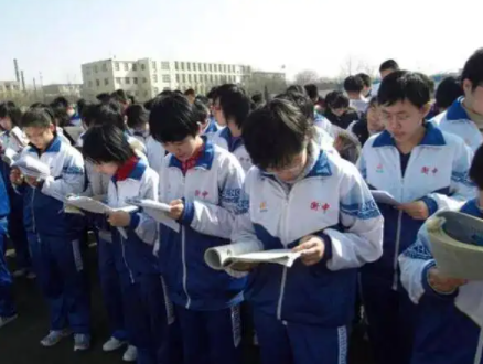 衡水中学“内卷”严重？进入衡水中学相当于半只脚踏入大学
