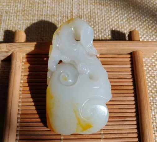 珠宝玉石鉴定书应该怎么看(如何分辨珠宝玉石鉴定书的真假)