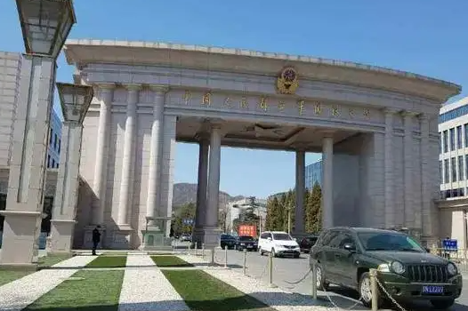 国防大学出来是什么军衔,国防能享受什么待遇