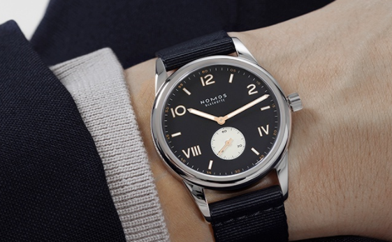 nomos机芯是自产的吗(nomos手表戴出去丢人吗)