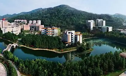 吉首大学一年学费是多少,报考吉首大学怎么样