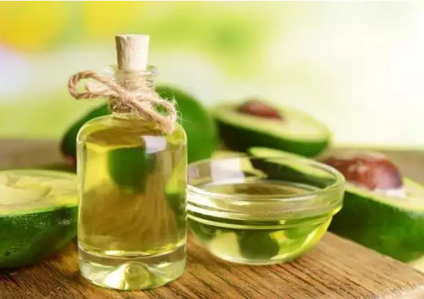 鳄梨油可以直接涂皮肤上吗(鳄梨油美容护肤的功效和作用)