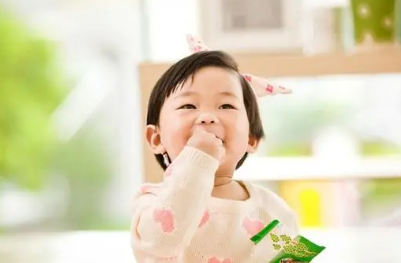 宝宝爱认字会扼杀想象力吗,孩子过早识字的危害 宝宝爱认字会扼杀想象力吗,孩子过早识字的危害