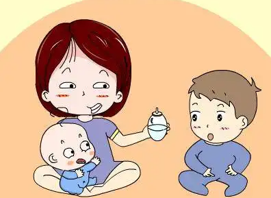 大宝一定要让着二宝吗？父母应该怎么办？