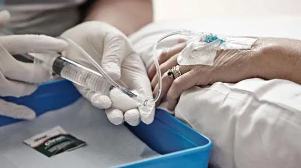 95后小伙患白血病2年理赔88次(白血病饮食注意事项)