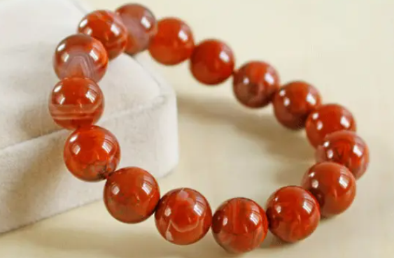 佩戴玛瑙真的可以驱邪避祸吗(佩戴玛瑙的功效与作用)