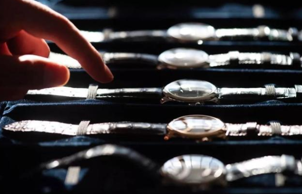 适合学生党戴的高性价比手表(学生党适合什么牌子的手表)