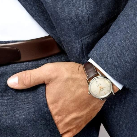 上班佩戴的正装表应该怎么选(万元预算买什么手表合适)