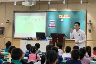 如何帮学生释放学习压力？英式“减压教育”有效吗?