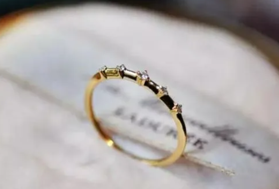 K金首饰会出现铜绿吗(K金饰品应该如何保养)