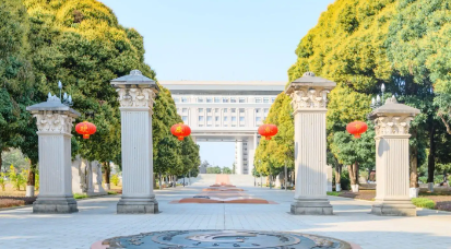 广西大学学分收费有什么标准,广西大学一年学费多少