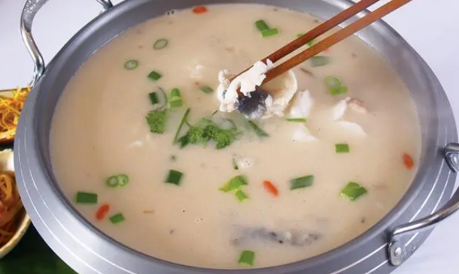 黑鱼汤营养在汤里还是肉里(黑鱼汤适合什么人喝)