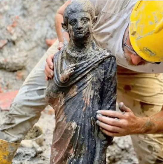 意大利挖出大量2300年前青铜器(专家称将“改写历史”)