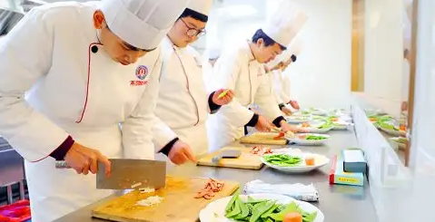 河北去哪里学厨师比较好,河北厨师培训哪家靠谱
