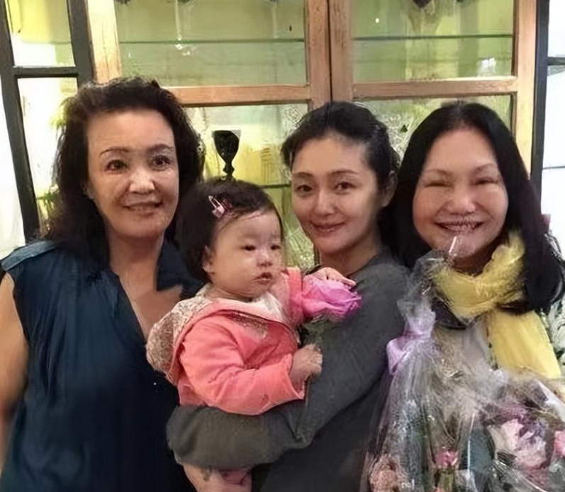 张兰称每天直播10小时渡难关(谁在睡200万的高奢床垫)