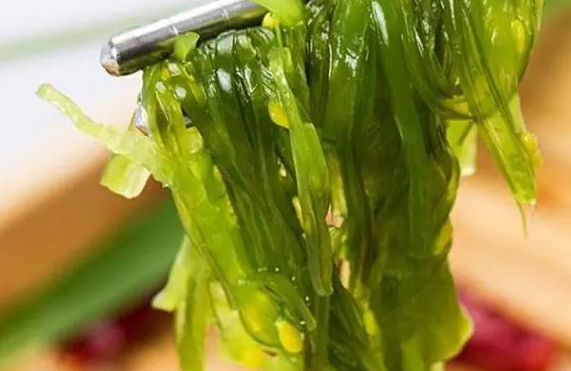 裙带菜泡得发黏还能吃吗?胃病患者吃裙带菜有啥好处?