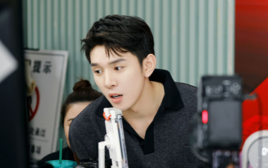 李佳琦阳性致小区封控?居委会辟谣:确诊病例不是李佳琦