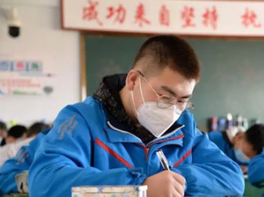 呼和浩特高三年级复课，高三可按照“学生自愿，分批有序”原则