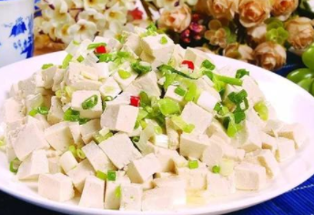 冬季建议中老年人多吃这两种食物，健康过冬