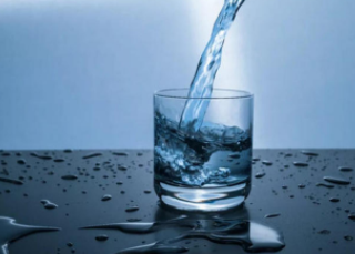 开水兑冷水喝水方法正确吗？会不会对身体健康产生影响？