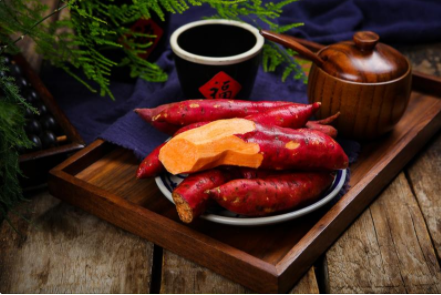 吃红薯到底是升血糖，还是降血糖（适量吃红薯对身体有何好处）