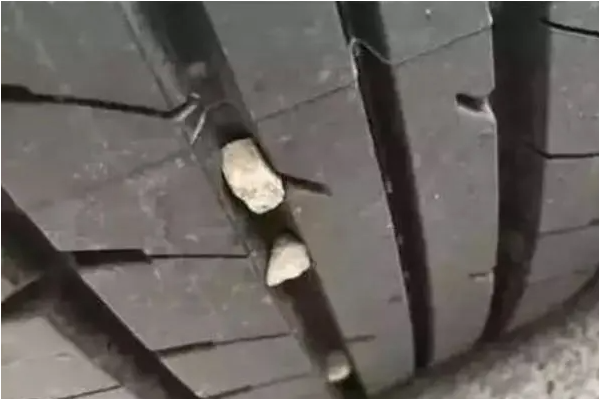 【汽车前轮异响】车辆行驶中前轮出现异响是什么问题? 【汽车前轮异响】车辆行驶中前轮出现异响是什么问题?