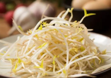 容易引起中毒的食物有哪些呢?哪些食物要煮熟才能吃？