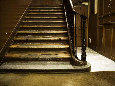 瘦身法则，你知道爬楼梯的三大好处吗?