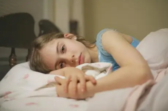 小儿失眠怎么办？如何养好良好的睡眠习惯？