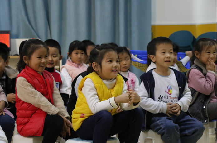 幼儿园的存在 为孩子提供一个“玩”的 幼儿园的存在 为孩子提供一个“玩”的