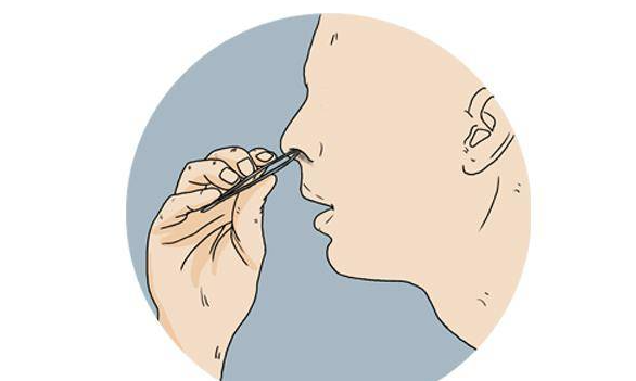 鼻毛太长是雄性激素分泌过盛？修剪鼻毛这四点你一定要记住