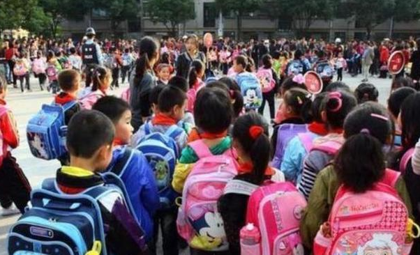 建议增设中小学春秋假 但每年放假天数不变