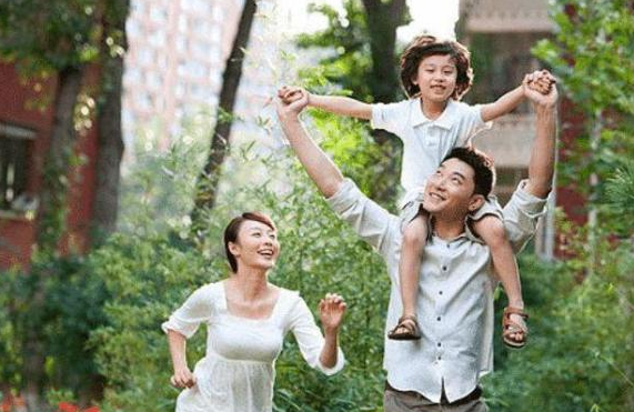 两会声音|建议延长男性生育假期 共同承担养育子女责任