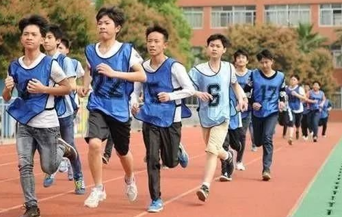 陈伟志委员：建议逐步取消体育中考统一测试，代之以过程性考核